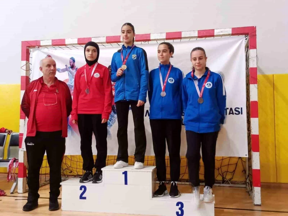Körfez Gençlerbirliği Spor Kulübü Karate Şampiyonası'nda 21 madalya kazandı