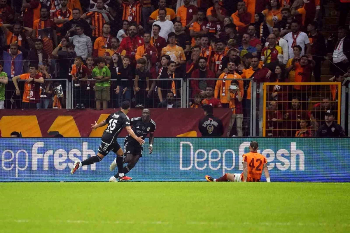 Oxlade-Chamberlain, Galatasaray'a gol attı
