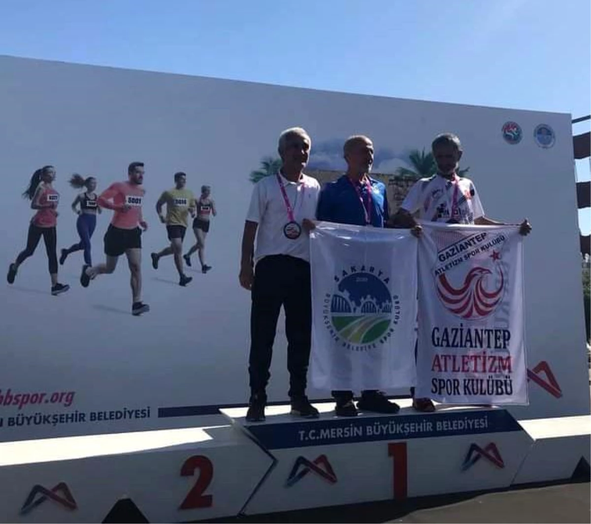 Sakarya Büyükşehir Belediyesi Spor Kulübü Atleti Ali Turan, Tarsus Yarı Maratonu’nda Birinci Oldu