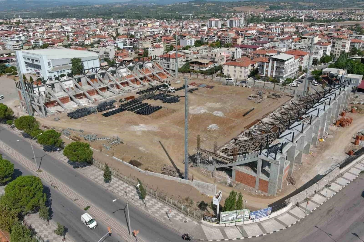 Soma Belediyesi tarafından tahsis edilen arazide yeni stadyum yapılıyor