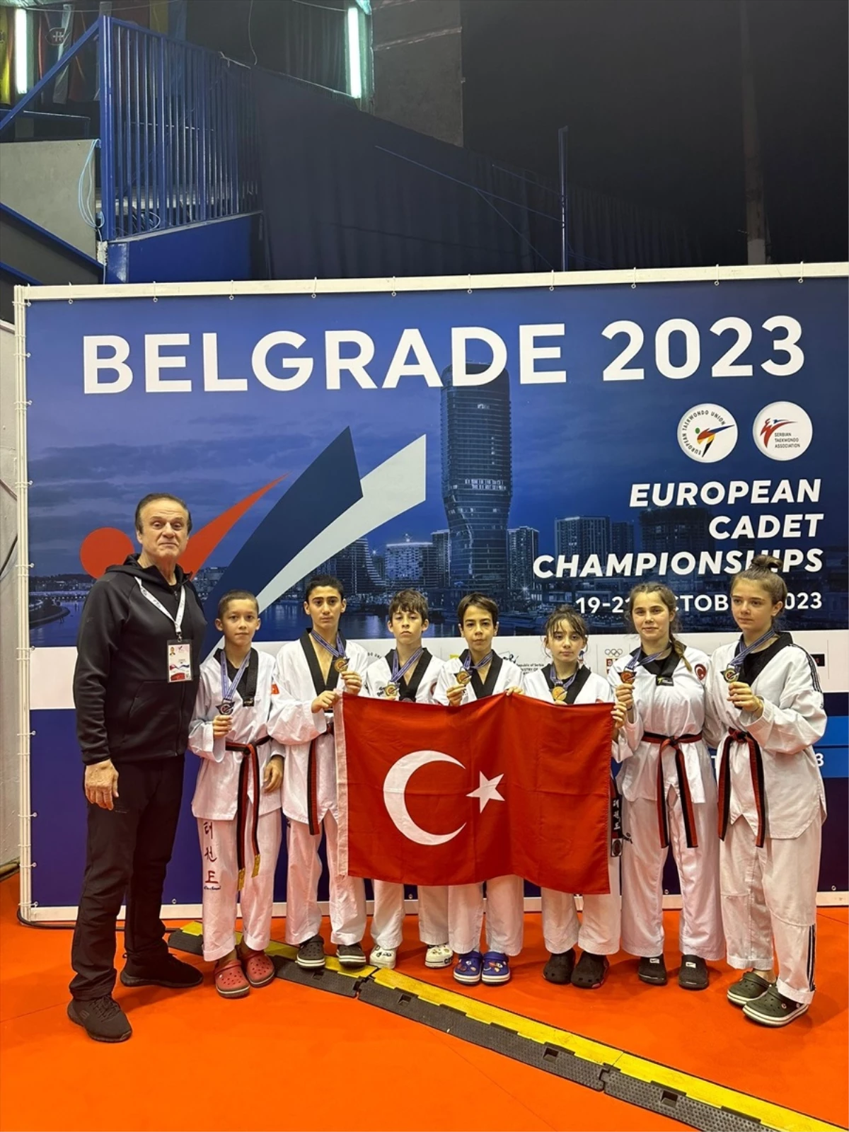 Türk Sporcular Avrupa Yıldızlar Tekvando Şampiyonası'nda 2 altın 7 madalya kazandı