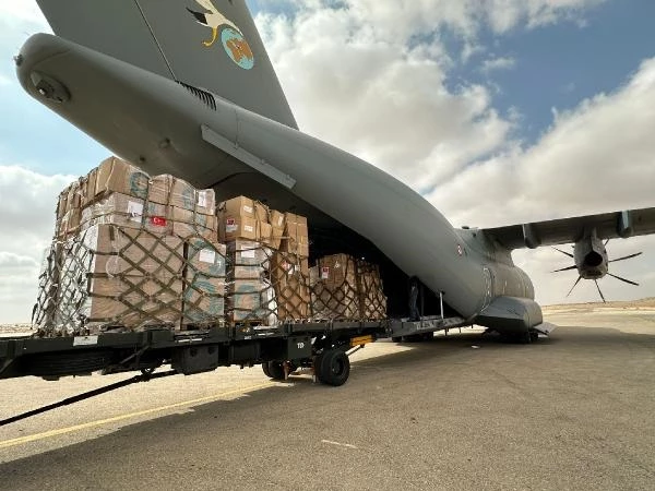 Türkiye, Gazze'ye 4 uçak dolusu yardım malzemesi gönderdi