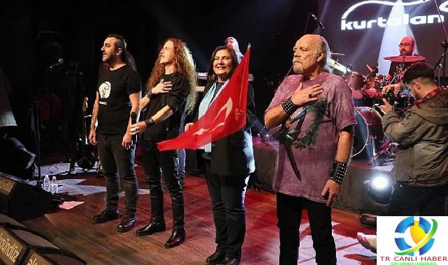 Aydın Büyükşehir Belediyesi Cem Karaca ve Barış Manço’yu Kurtalan Ekspres konseriyle andı