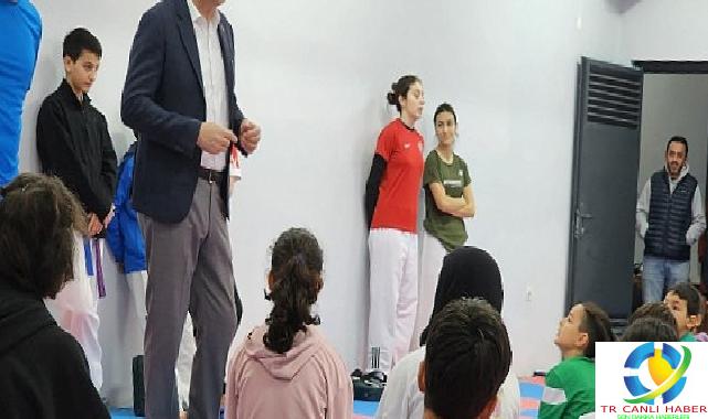 Gölcük Belediyesi tarafından tadilatı tamamlanarak yenilenen Düzağaç Kültür Merkezi’inde taekwondo dersleri başladı