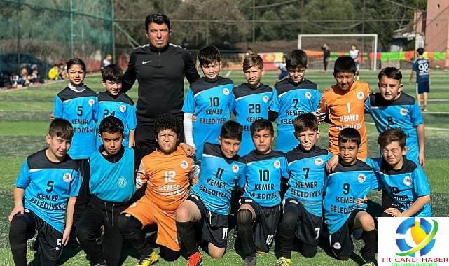 Kemer Belediyesi Futbol Okulu’ndan hazırlık maçında bir düzine gol