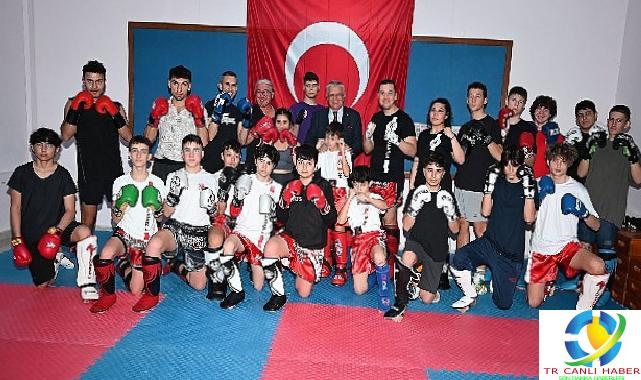 Lider Topaloğlu’ndan kick boks atletlerine ziyaret